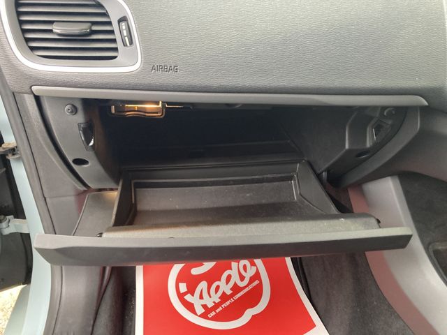 VOLVO VOLVO V40 2017