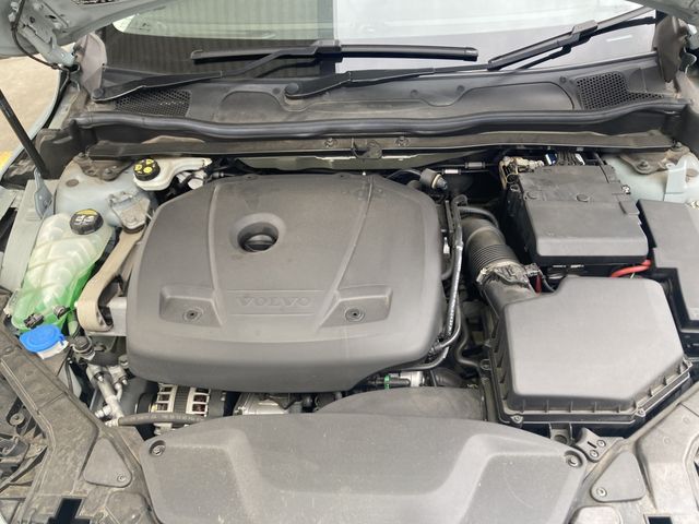 VOLVO VOLVO V40 2017