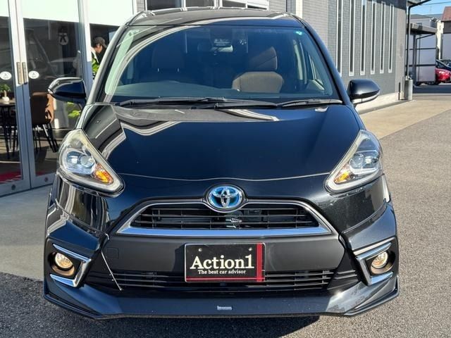 TOYOTA SIENTA HYBRID 2017