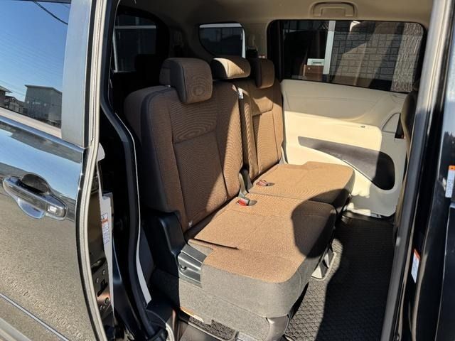 TOYOTA SIENTA HYBRID 2017