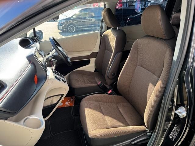 TOYOTA SIENTA HYBRID 2017