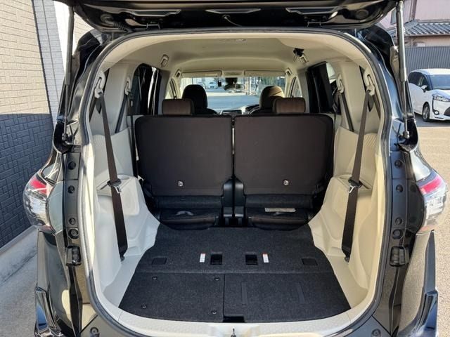 TOYOTA SIENTA HYBRID 2017