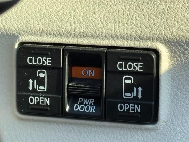 TOYOTA SIENTA HYBRID 2017