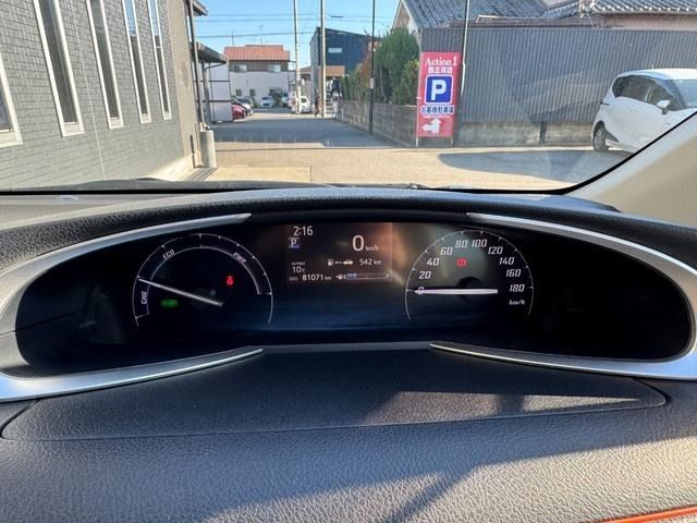 TOYOTA SIENTA HYBRID 2017