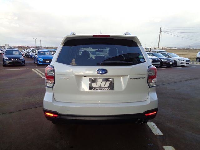 SUBARU FORESTER 2016