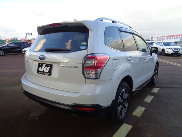 SUBARU FORESTER 2016