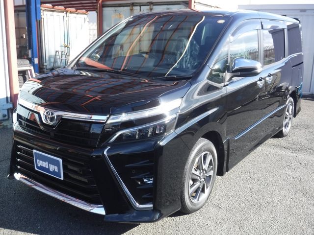 TOYOTA VOXY 2021