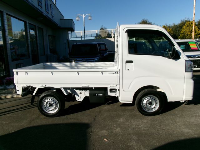 DAIHATSU HIJET truck 4WD 2025
