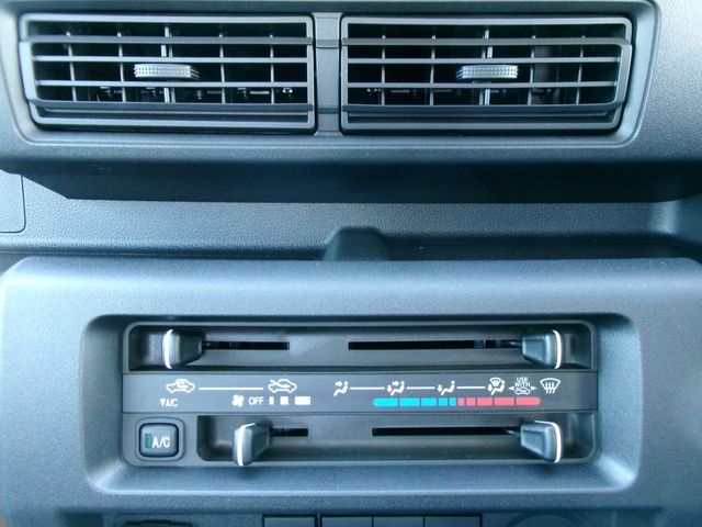 DAIHATSU HIJET truck 4WD 2025