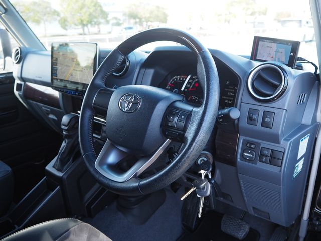 TOYOTA LANDCRUISER 70 2024