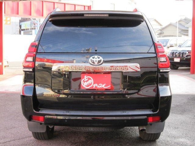 TOYOTA LANDCRUISER PRADO 2021