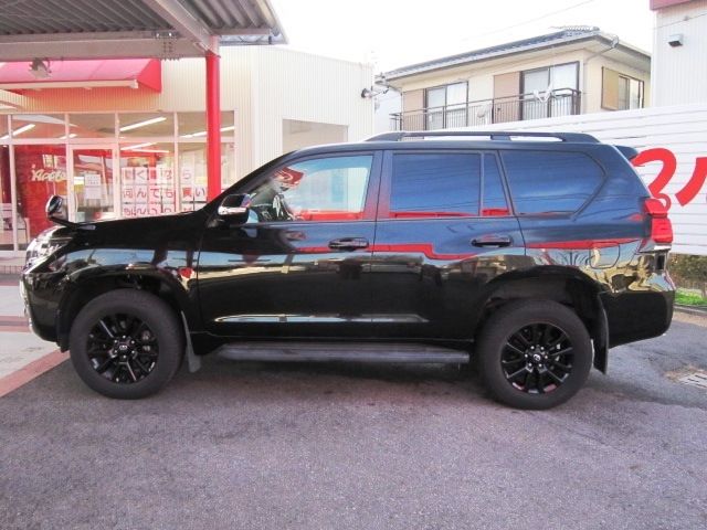 TOYOTA LANDCRUISER PRADO 2021