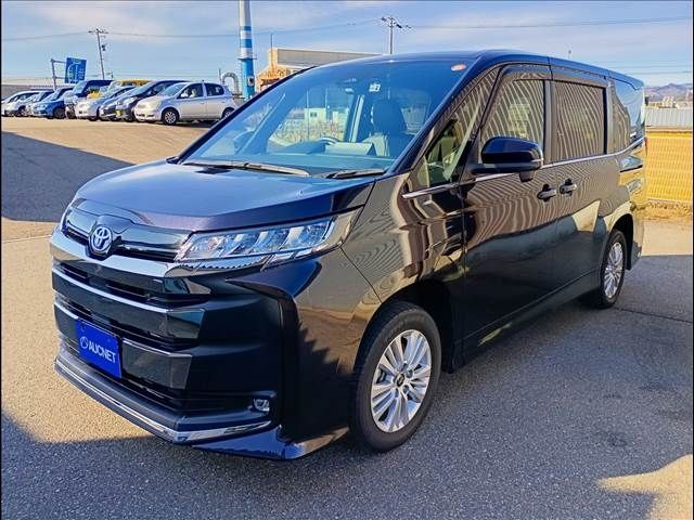 TOYOTA NOAH HYBRID 4WD 2023