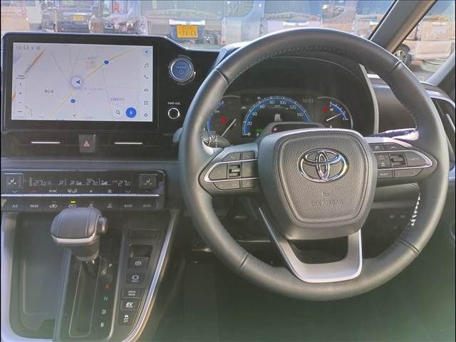 TOYOTA NOAH HYBRID 4WD 2023