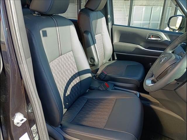 TOYOTA NOAH HYBRID 4WD 2023