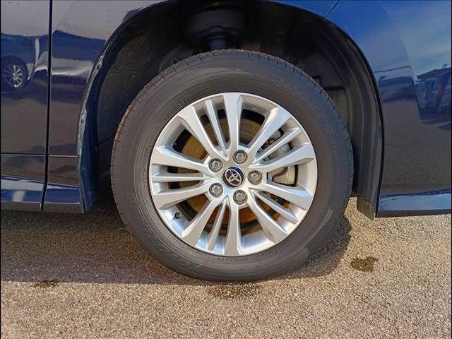 TOYOTA NOAH HYBRID 4WD 2023