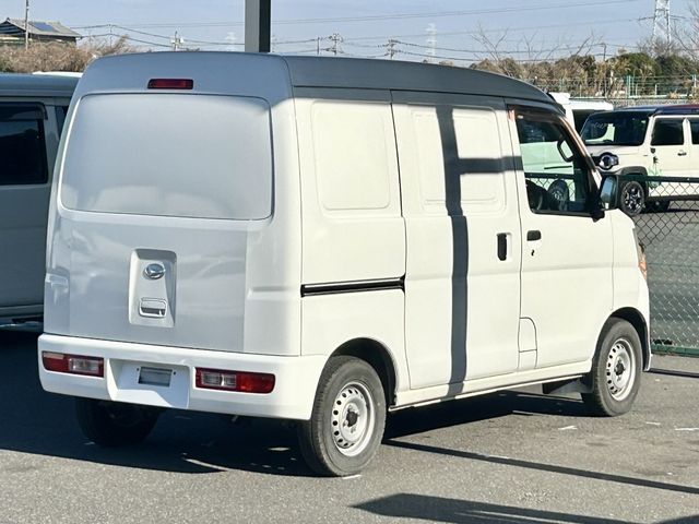 DAIHATSU HIJET CARGO 2010