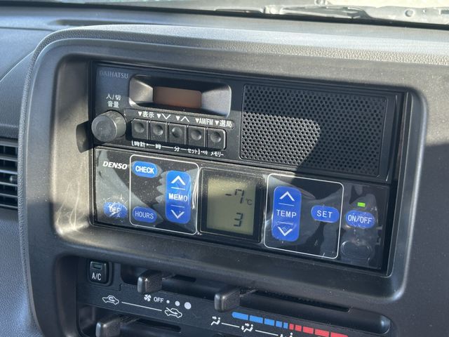 DAIHATSU HIJET CARGO 2010