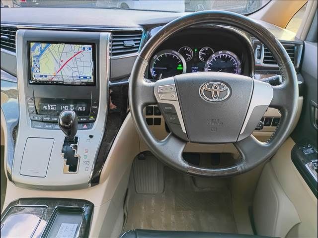 TOYOTA ALPHARD hybrid 4WD 2013