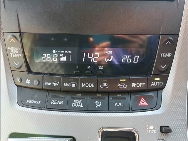 TOYOTA ALPHARD hybrid 4WD 2013