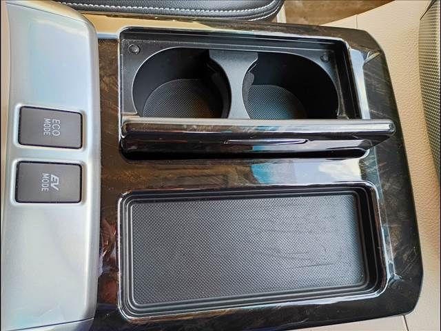 TOYOTA ALPHARD hybrid 4WD 2013