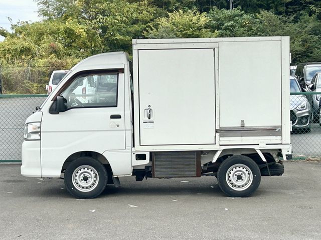 DAIHATSU HIJET truck 4WD 2014