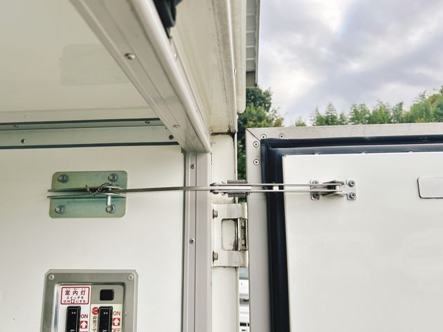 DAIHATSU HIJET truck 4WD 2014