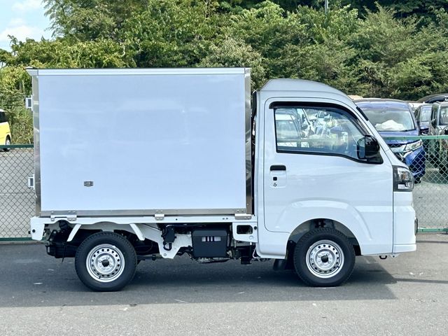 DAIHATSU HIJET truck 2025