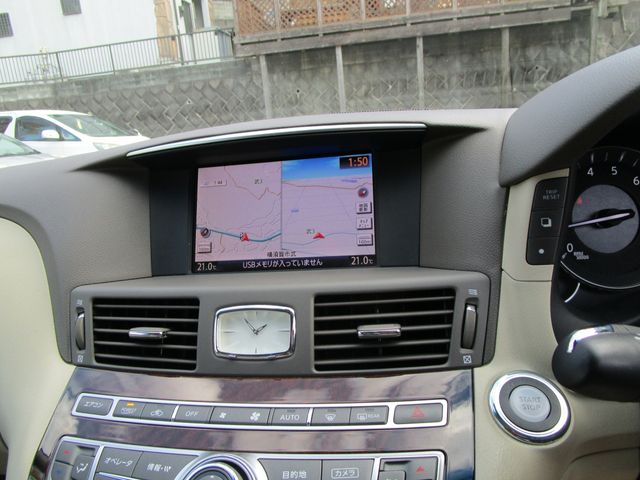 NISSAN FUGA HYBRID 2011