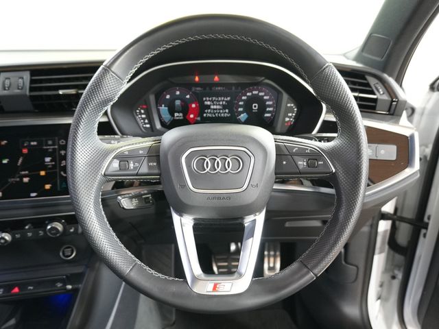 AUDI AUDI Q3 2024