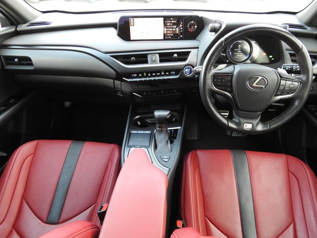 TOYOTA LEXUS UX250h 1956