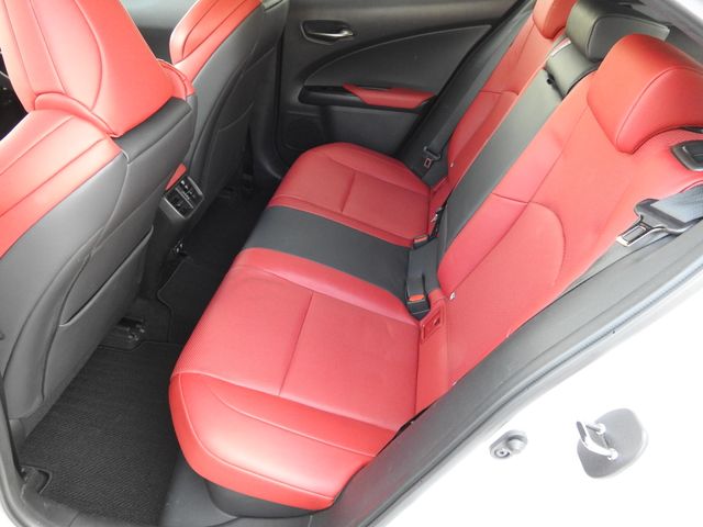 TOYOTA LEXUS UX250h 1956