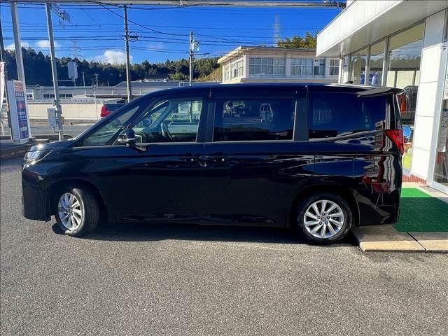 TOYOTA NOAH HYBRID 2023