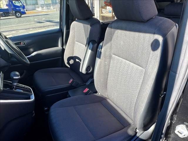 TOYOTA NOAH HYBRID 2023