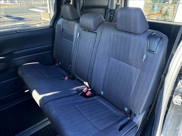 TOYOTA NOAH HYBRID 2023