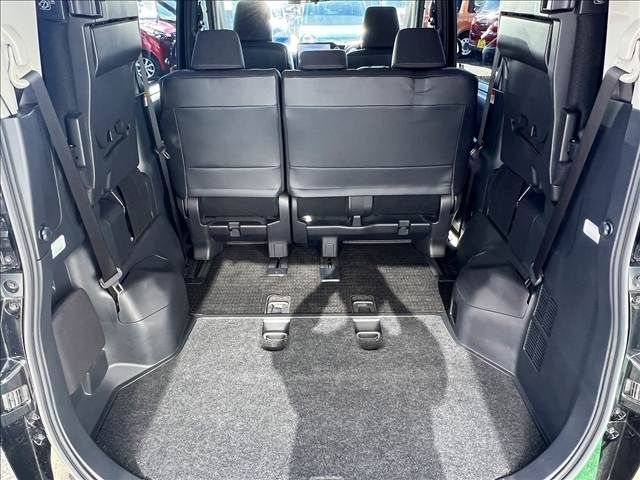 TOYOTA NOAH HYBRID 2023