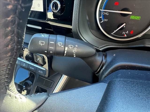 TOYOTA NOAH HYBRID 2023