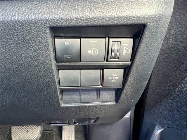 TOYOTA NOAH HYBRID 2023