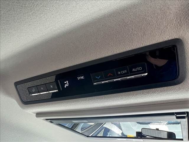 TOYOTA NOAH HYBRID 2023