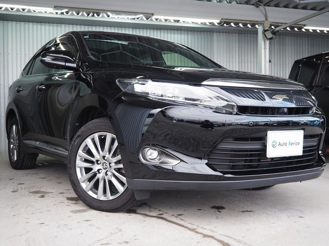 TOYOTA HARRIER 4WD 2017