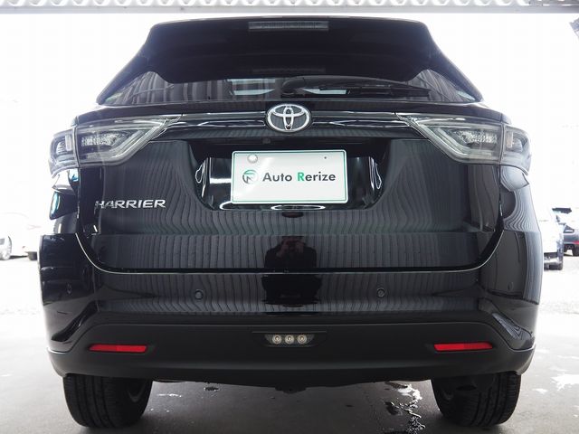 TOYOTA HARRIER 4WD 2017