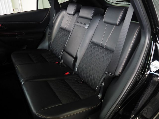 TOYOTA HARRIER 4WD 2017