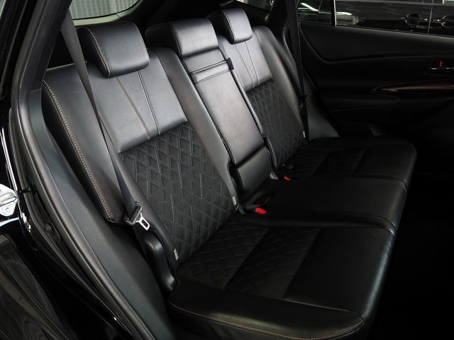 TOYOTA HARRIER 4WD 2017