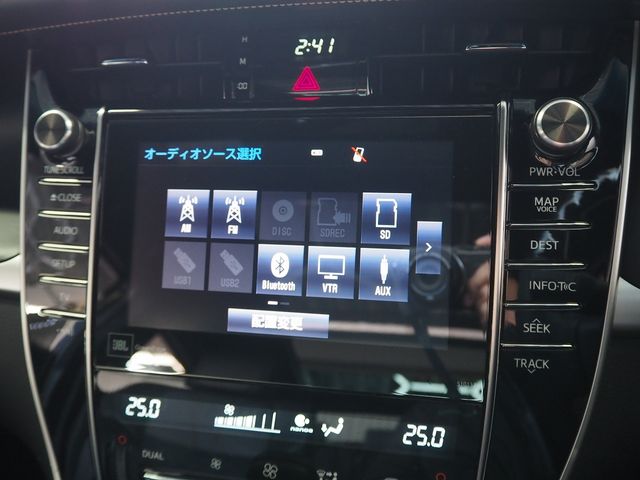 TOYOTA HARRIER 4WD 2017