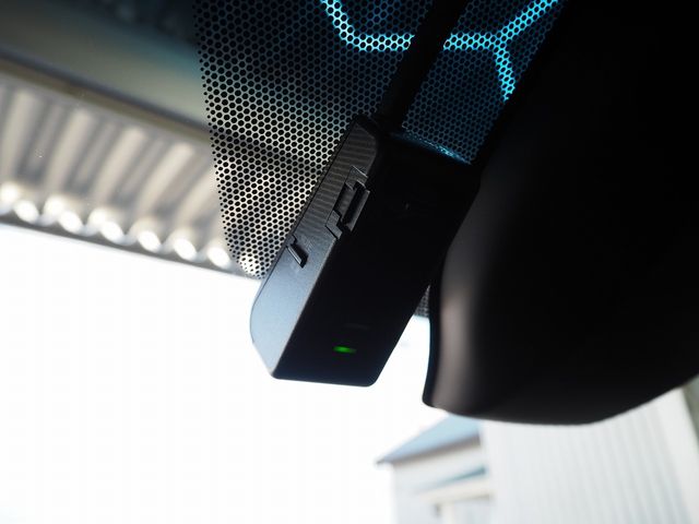 TOYOTA HARRIER 4WD 2017