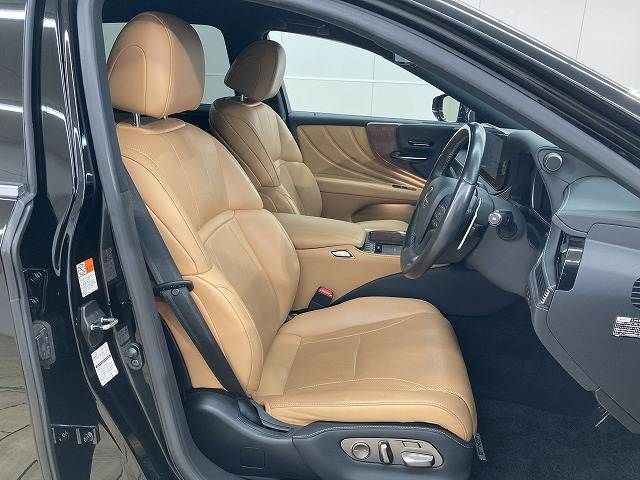 TOYOTA LEXUS LS500 2021