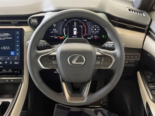 TOYOTA LEXUS LBX 2025