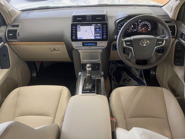 TOYOTA LANDCRUISER PRADO 2022