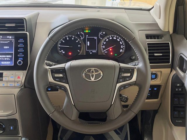 TOYOTA LANDCRUISER PRADO 2022