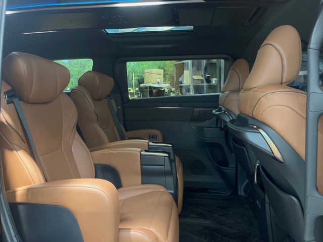 TOYOTA VELLFIRE  HYBRID 2023